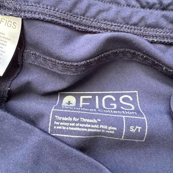 🚨 SALE 🚨 Figs Set - Picture 9 of 11